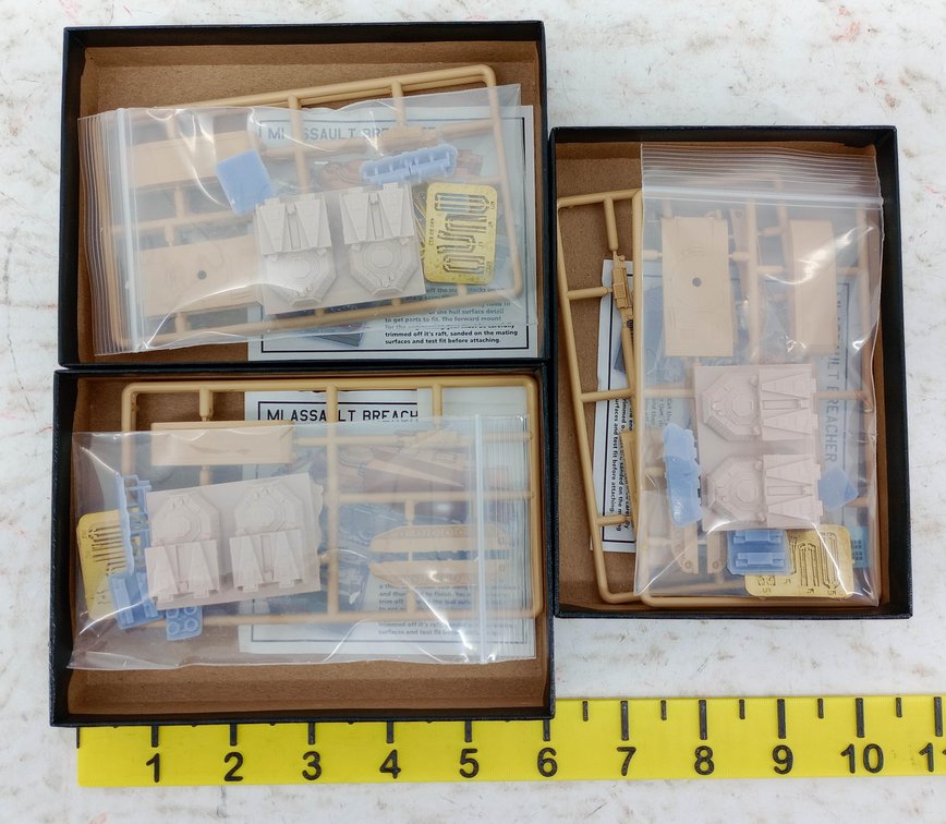 3 MICRO-TRAINS 499 45 912 M1150 ASSAULT BREACHER 2-PACK KITS, 3 OBS NNC INV 263330812