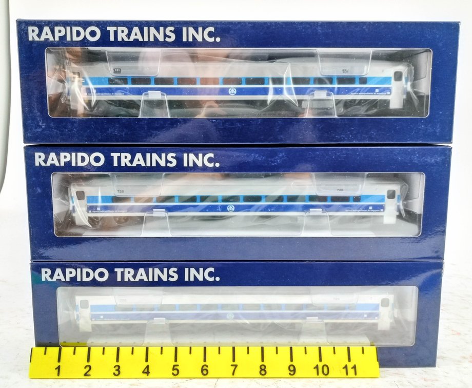 3 RAPIDO 128501 HO GAUGE AMT MONTREAL COMET COMMUTER CARS, 3 OBS  INV 263330839