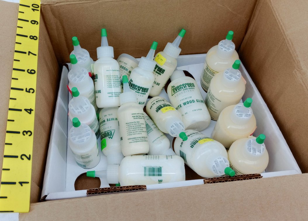 **NO SHIPPING** 18 EVERGREEN SCALE MODELS WHITE WOOD GLUE ADHESIVE BOTTLES  INV 263330887