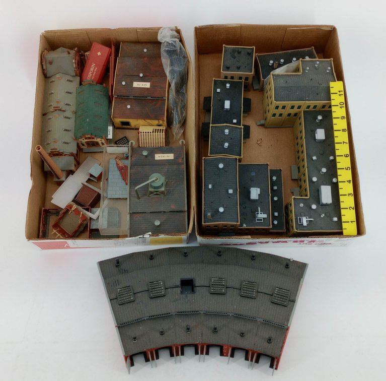 ASSORTED N GAUGE FACTORY BUILDINGS, ROUNDHOUSE & TOWER INV 263330907