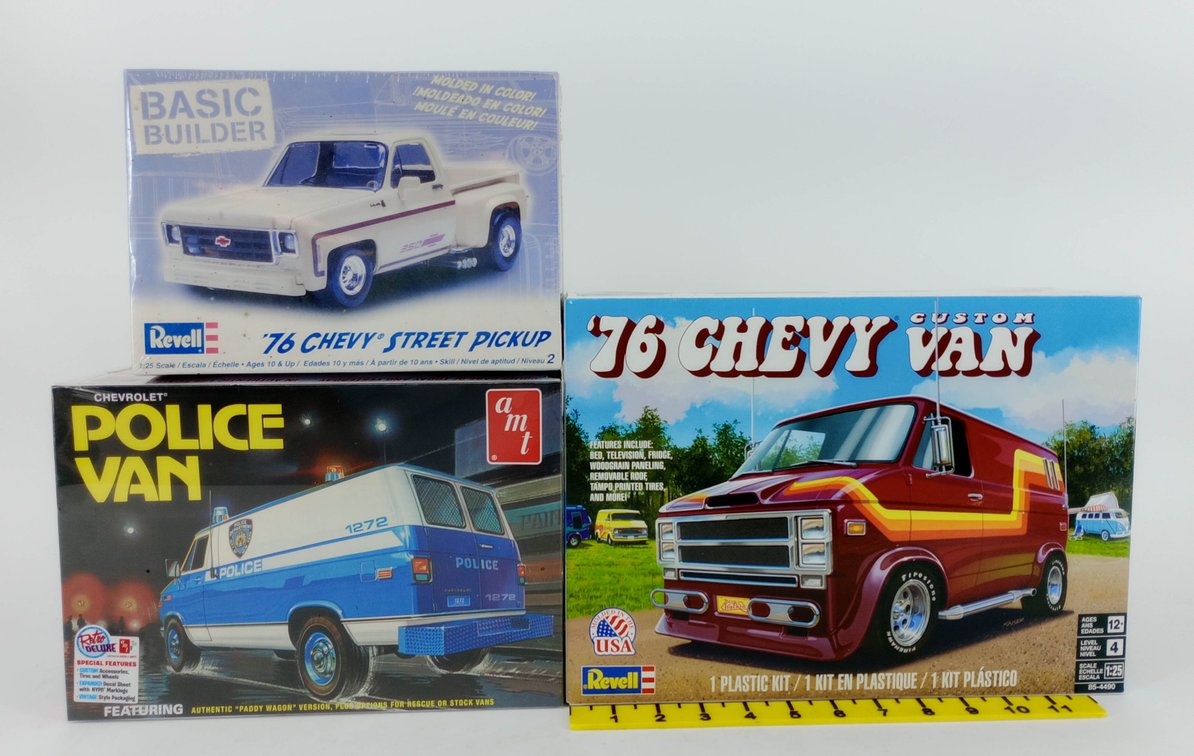 3 REVELL & AMT 1/25 MODEL KITS '76 CHEVY STREET PICKUP CUSTOM VAN & POLICE VAN SEALED 3 OB INV 263330918