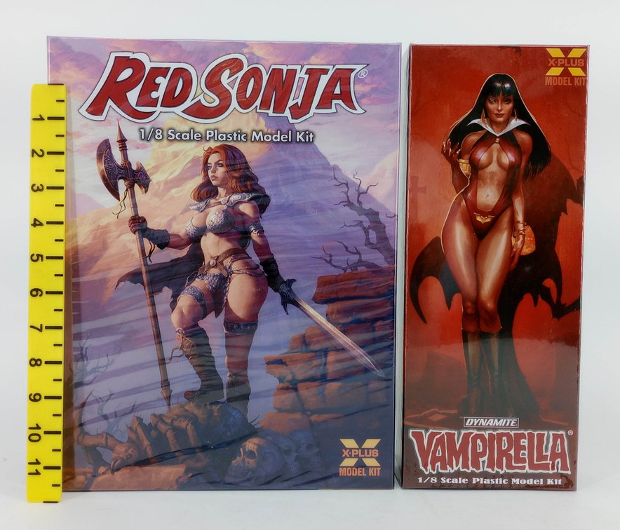 2 X-PLUS 1/8 SCALE PLASTIC MODEL KITS RED SONJA & DYNAMITE VAMPIRELLA SEALED 2 OB INV 263330926