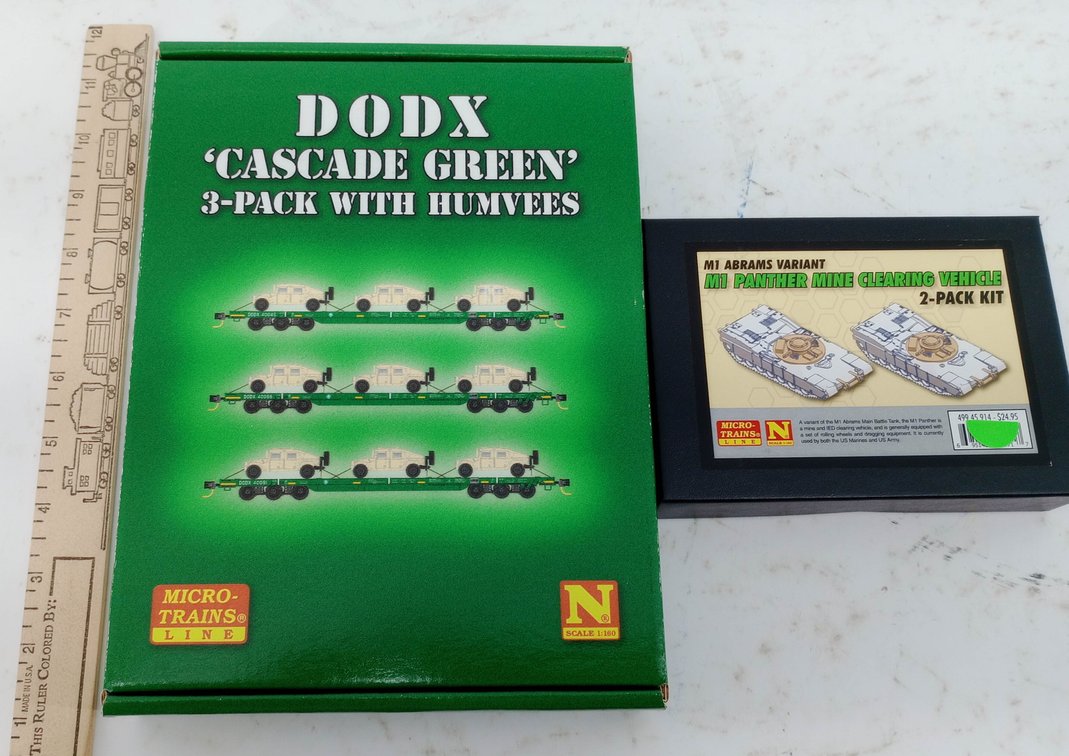 MICRO-TRAINS N SCALE DODX CASCADE GREEN 3 FLATCARS W/ HUMVEES & M1 PANTHER KIT, 2 OBS NNC INV 263330984