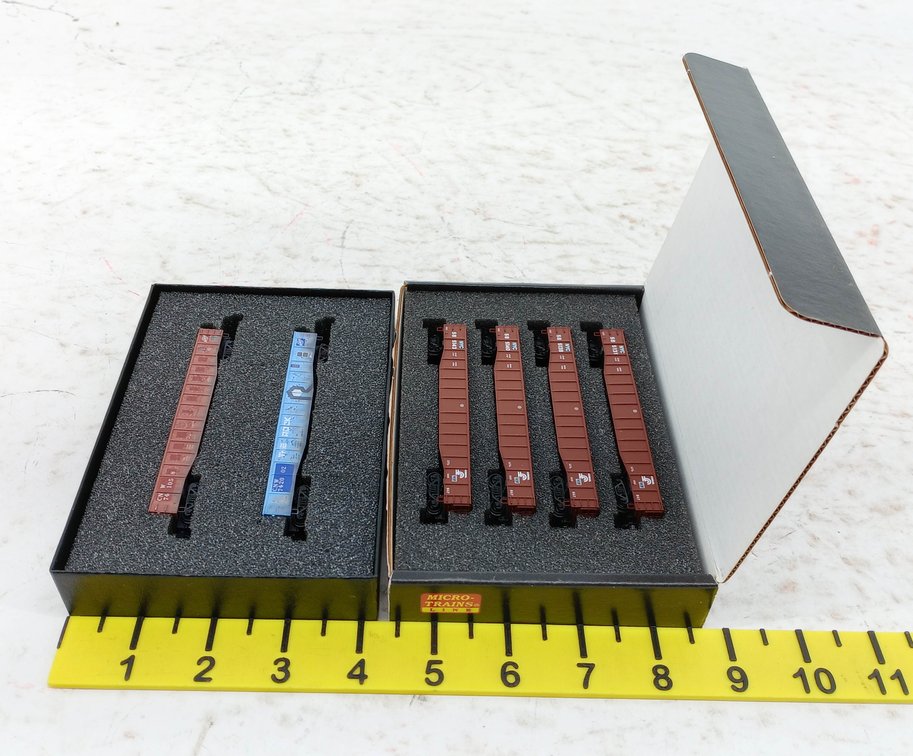 6 MICRO-TRAINS N SCALE NYC & CNW GONDOLAS, 2 OBS INV 263331006