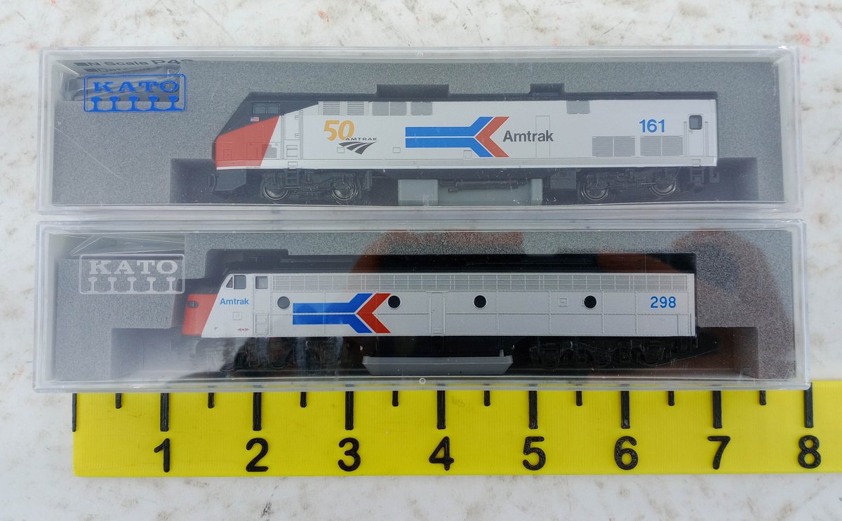 2 KATO N SCALE AMTRAK PHASE I LOCOMOTIVES P42 176-6036 & E8A 176-5346, 2 OBS INV 263331012