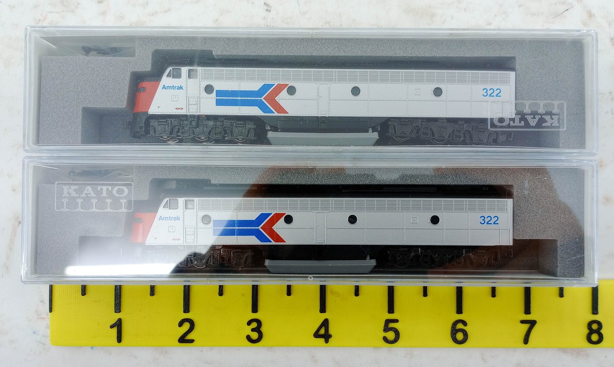 2 KATO 176-5347 AMTRAK EMD E8A PHASE I #322 LOCOMOTIVES, 2 OBS INV 263331027