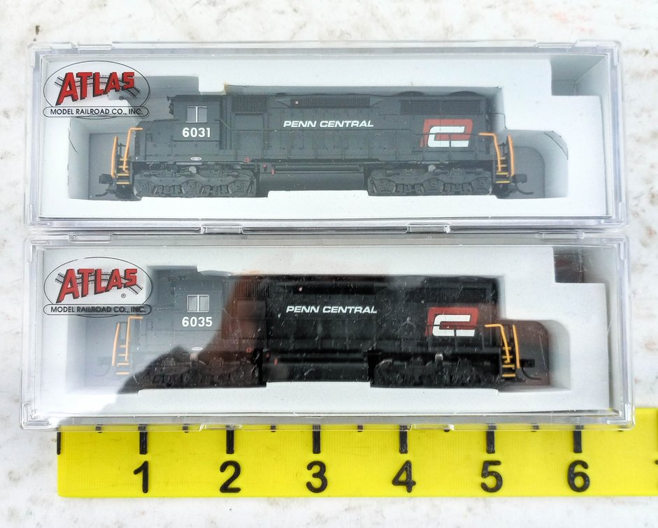 2 ATLAS N SCALE SD35 PENN CENTRAL DIESEL LOCOMOTIVES 6031 & 6035, 2 OBS INV 263331041