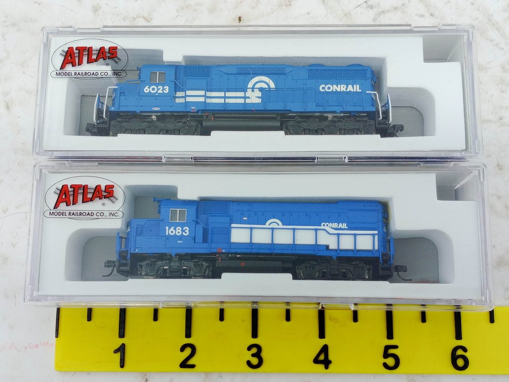 2 ATLAS N SCALE 40 003 735 SD35 & 40 003 077 GP15-1 CONRAIL LOCOMOTIVES, 2 OBS INV 263331042