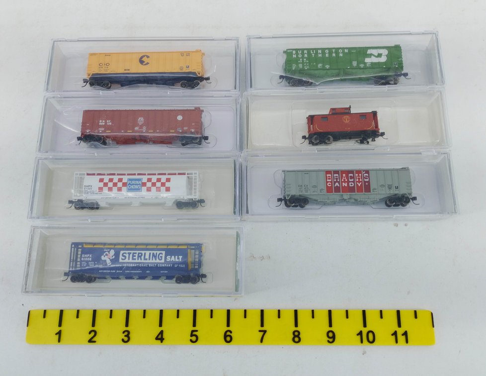 BOWSER N SCALE HOPPERS & CABOOSE ASSORTED RAILROADS, 7 OBS INV 263331053