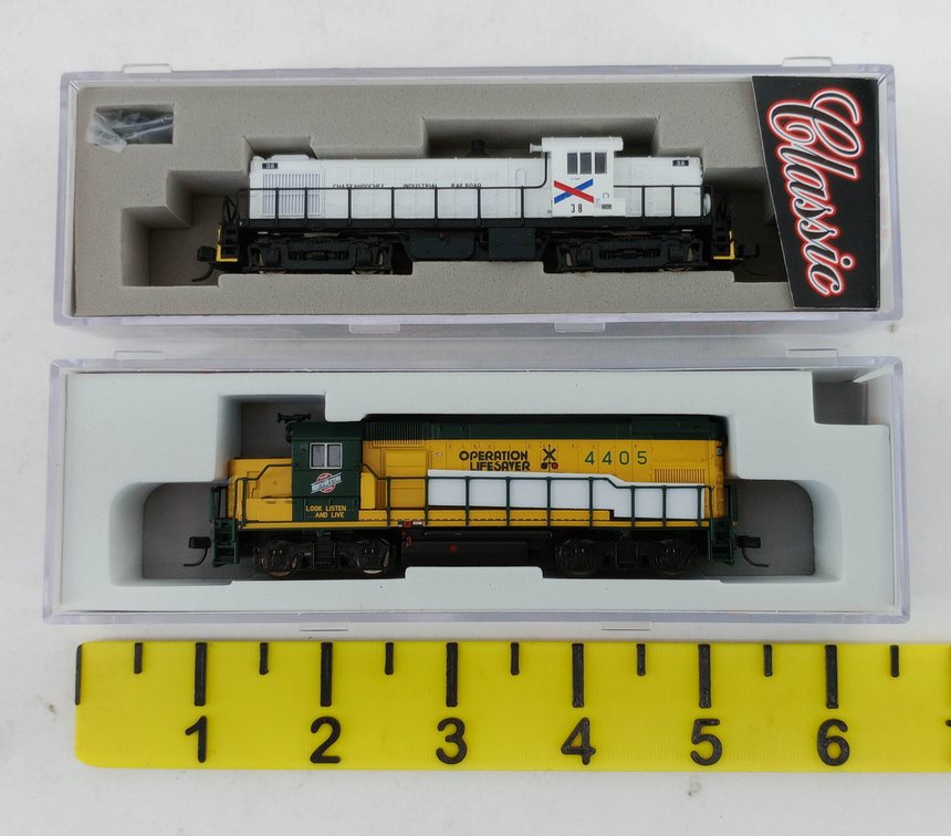 2 ATLAS N SCALE LOCOMOTIVES RS-1 CHATTAHOOCHEE & GP15-1 CNW OPERATION LIFE SAVER, 2 OBS INV 263331059