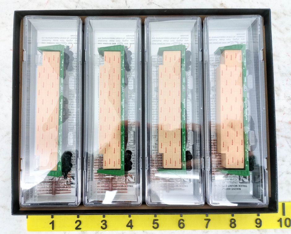 4 MICRO-TRAINS N SCALE BURLINGTON NORTHERN LUMBER LOAD FLATCARS, OB INV 263331112
