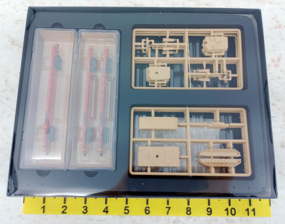MICRO-TRAINS N SCALE DODX RED FLAT CAR 3-PACK W/ TANK KITS, OB NNC INV 263331146