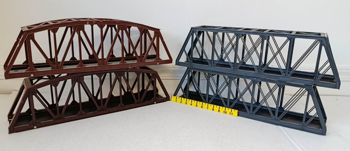 4 O GAUGE TRUSS BRIDGES, 2 BROWN ARCH & 2 GRAY, NO BOXES, NO MARKINGS  INV 263350009