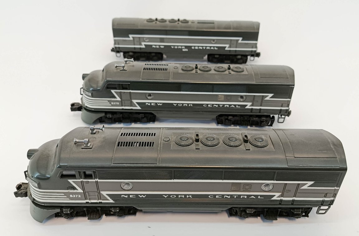 LIONEL 8370 8372 NYC F3 DIESEL A-A-B LOCOMOTIVE SET, NO BOX  INV 263350029