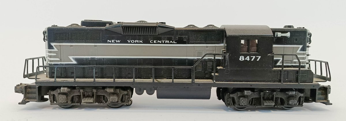 LIONEL 8477 NEW YORK CENTRAL GP9 DIESEL LOCOMOTIVE, NO BOX  INV 263350030