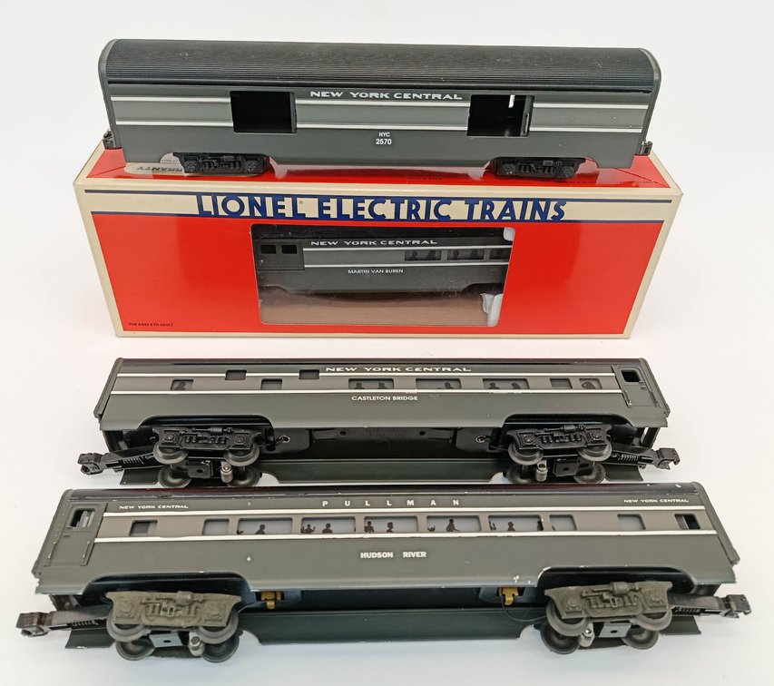 4 LIONEL NYC PASSENGER CARS INCL 6-29141 MARTIN VAN BUREN COMBO CAR, 1 OB  INV 263350058