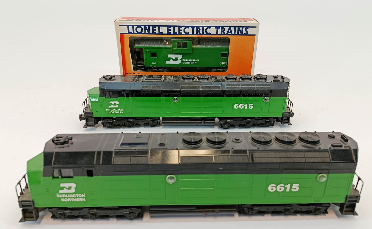 2 LIONEL O GAUGE BURLINGTON NORTHERN 6615 & 6616 DIESEL LOCOMOTIVES & 6913 CABOOSE, CABOOSE OB  INV 263350076