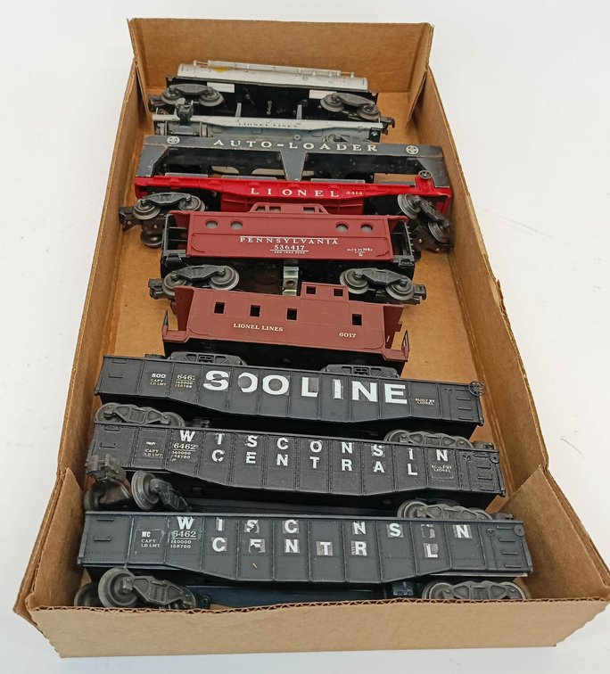 LIONEL O GAUGE ASSORTED FREIGHT CARS & CABOOSES INCL 6462 GONDOLAS, 6414 AUTO-LOADER, 6017 CABOOSE  INV 263350083