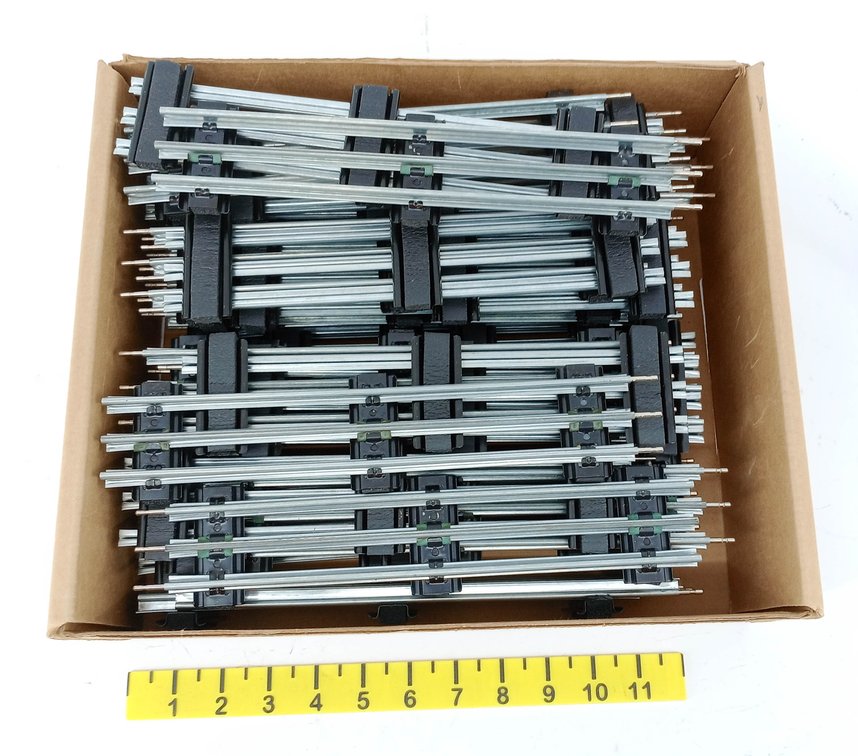 ASSORTED O GAUGE 3-RAIL STRAIGHT TRACK SECTIONS  INV 263440009
