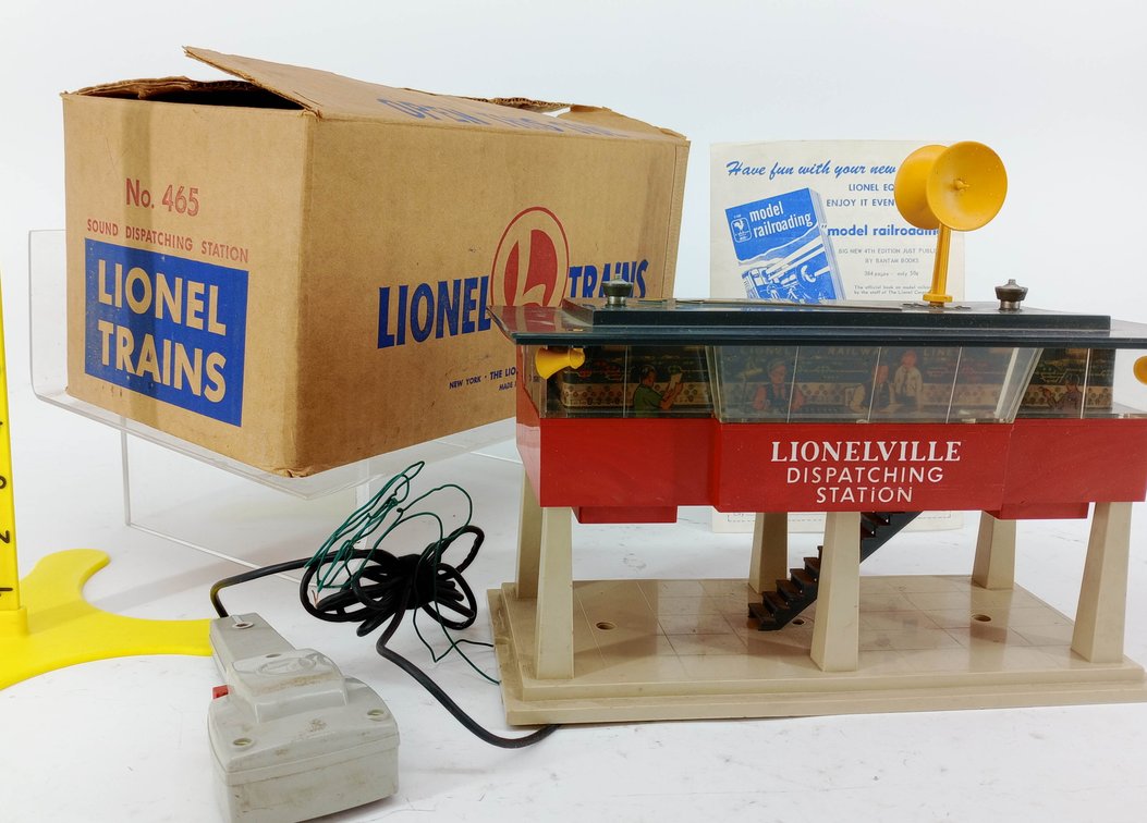 LIONEL O GAUGE 465 LIONELVILLE SOUND DISPATCHING STATION W/ CONTROLLER, OB  INV 263440021