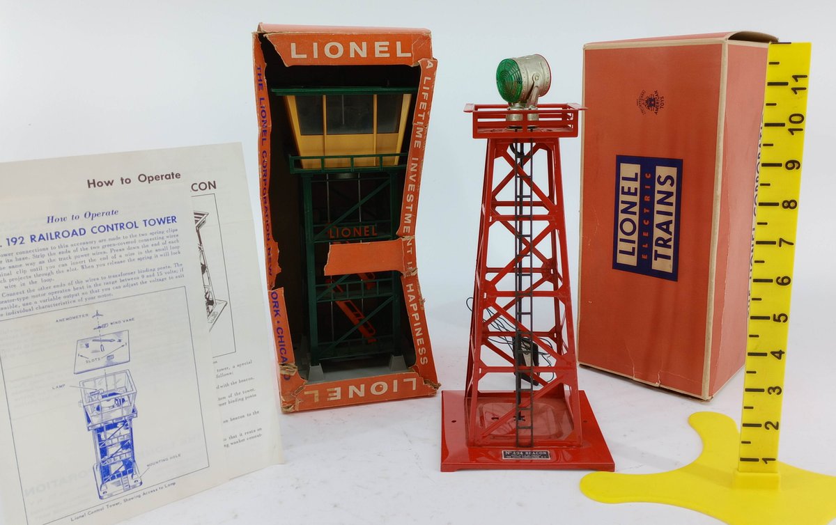 2 LIONEL O GAUGE 494 ROTATING BEACON & 192 RAILROAD CONTROL TOWER, 2 OBS  INV 263440024