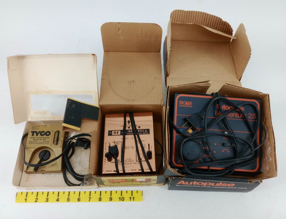 4 HO POWER PACKS TYCO 895, KF CB52A & 2 TROLER AUTOPULSE MOMENTUM 2.5, 4 OBS  INV 263450002