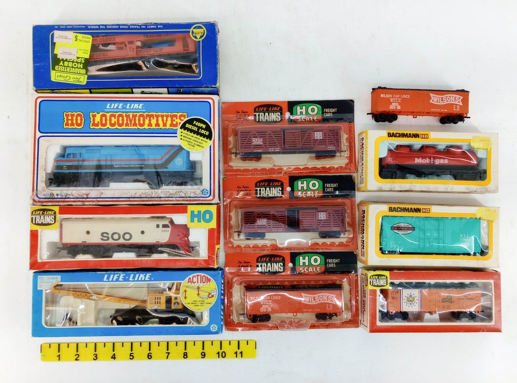 11 ASSORTED LIFE-LIKE & BACHMANN HO LOCOMOTIVES & FREIGHT CARS 10 OBS  INV 263450013