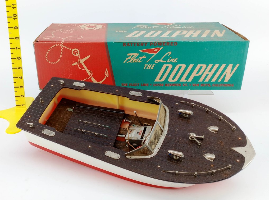 FLEET LINE DOLPHIN SPEEDBOAT W/MOTOR  INV 263460006