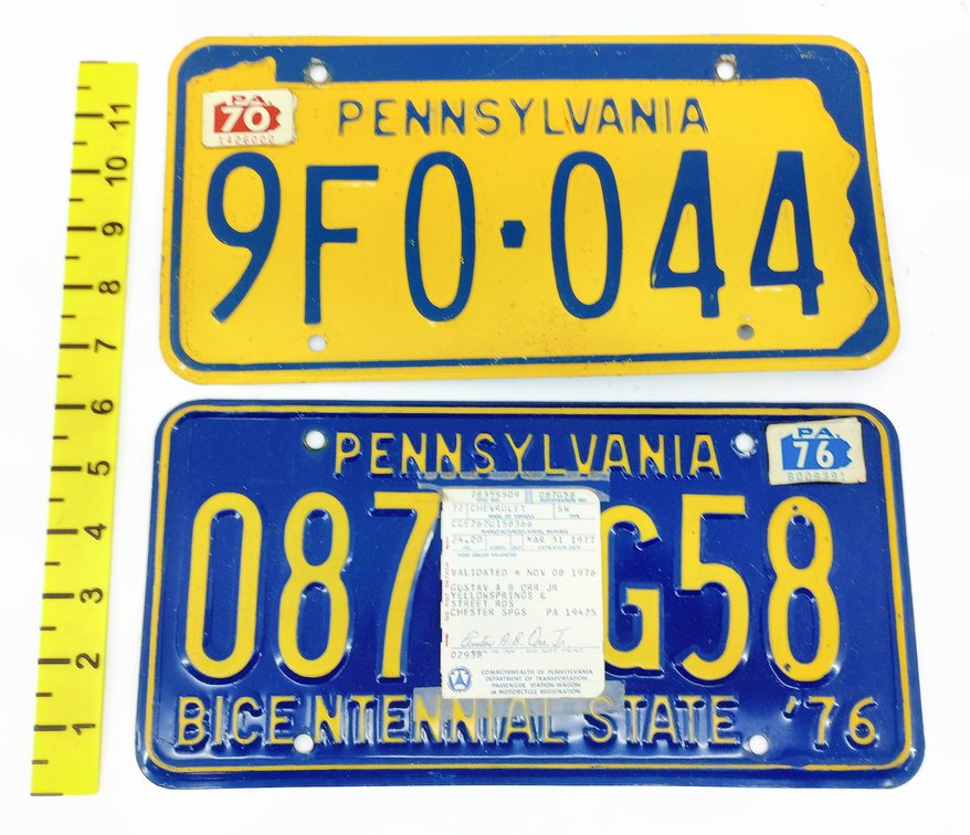 2 PENNSYLVANIA LICENSE PLATES 1976 BICENTENNIAL STATE 087 G58 & 1970 9F-044 BLUE & YELLOW  INV 263460018