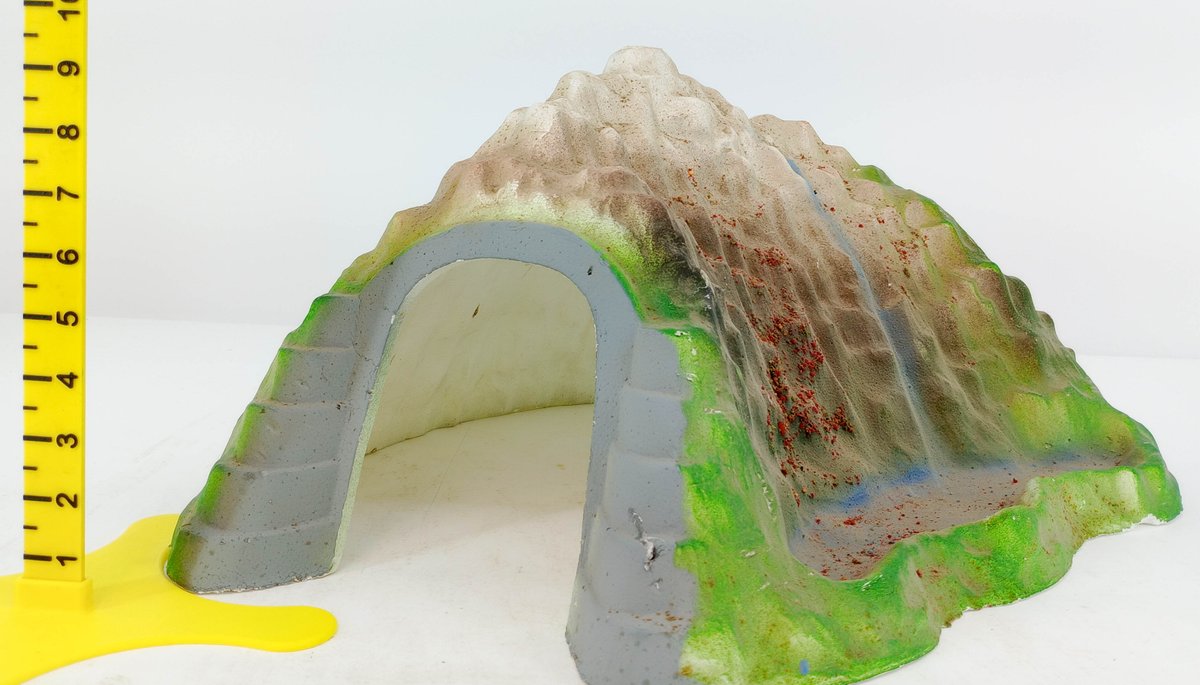 O GAUGE MODEL RAILROAD PAINTED FOAM MOUNTAIN TUNNEL SCENERY  INV 263500004