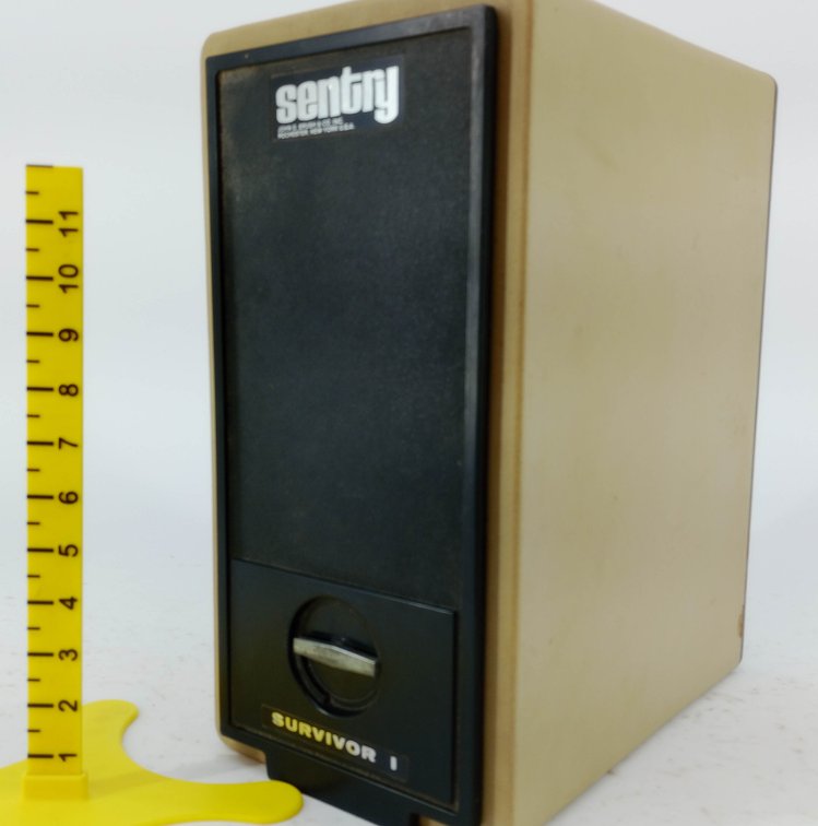 SENTRY SURVIVOR I FIRE SAFE BOX BEIGE & BLACK JOHN D BRUSH & CO ROCHESTER NY 11IN  INV 263510001