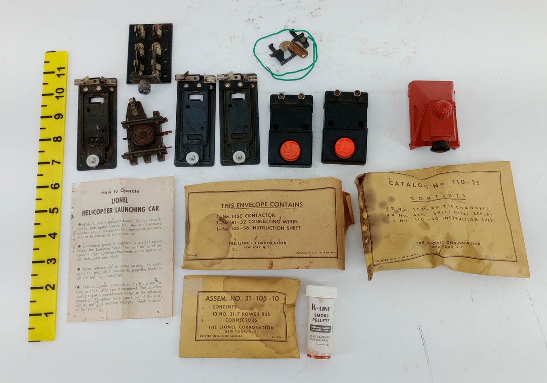 LIONEL O GAUGE ASSORTED CONTROLLERS, CONTACTORS & ACCESSORIES  INV 263520001