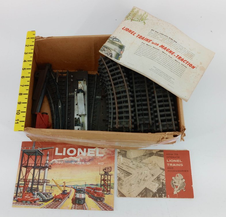 LIONEL O GAUGE TRACK, SWITCHES & CATALOGS  INV 263520002