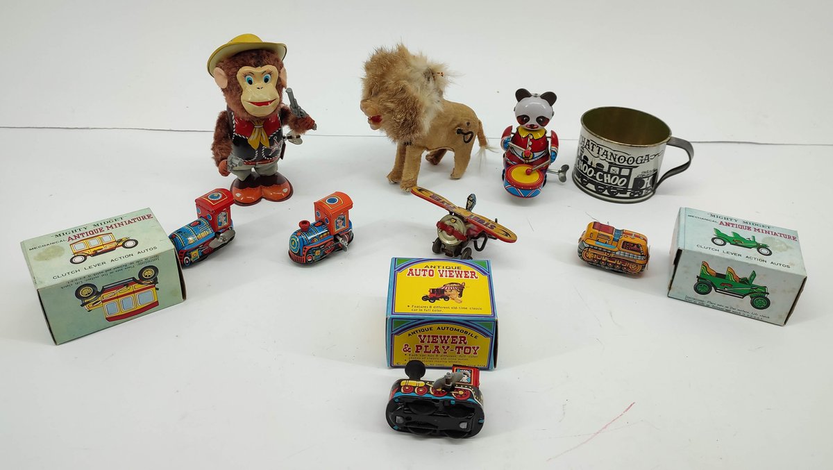 TOYS COLLECTION OF  VINTAGE TIN LITHOGRAPH WIND UP MECHANICAL TOYS & PLASTIC CAR UNTESTED AS IS  INV 262380667