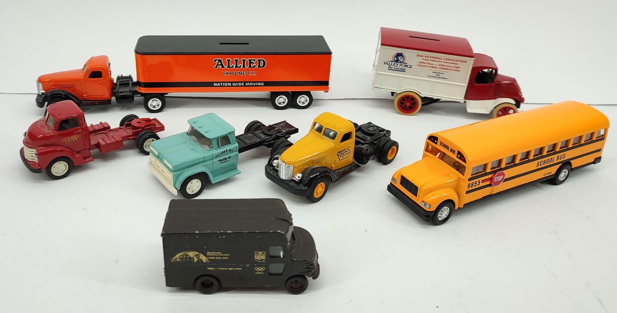 TOYS 7 ASSORTMENT OF DIECAST OF VEHICLES ERTL, ETC... TRUCKS, TRACKTOR & TRAILER, SCHOOL BUS, TCA TRUCK 1989  INV 262380687