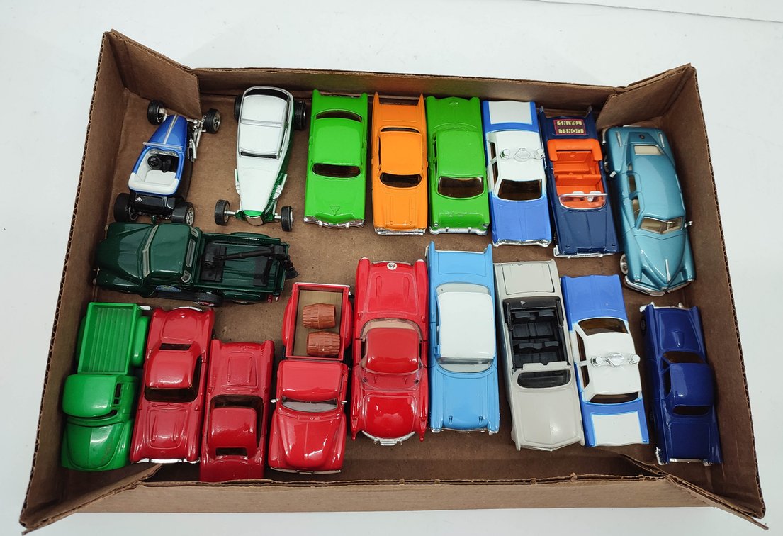 TOYS 18 MIXED DIE CAST VEHICLES  INV 262380689