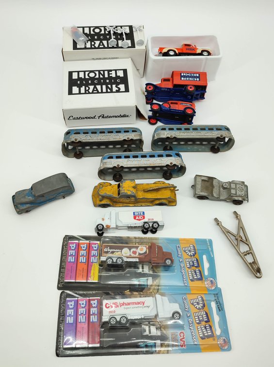 TOYS 11 VEHICLES  LIONEL & TOOTSIETOYS & PEZ  INV 262380693