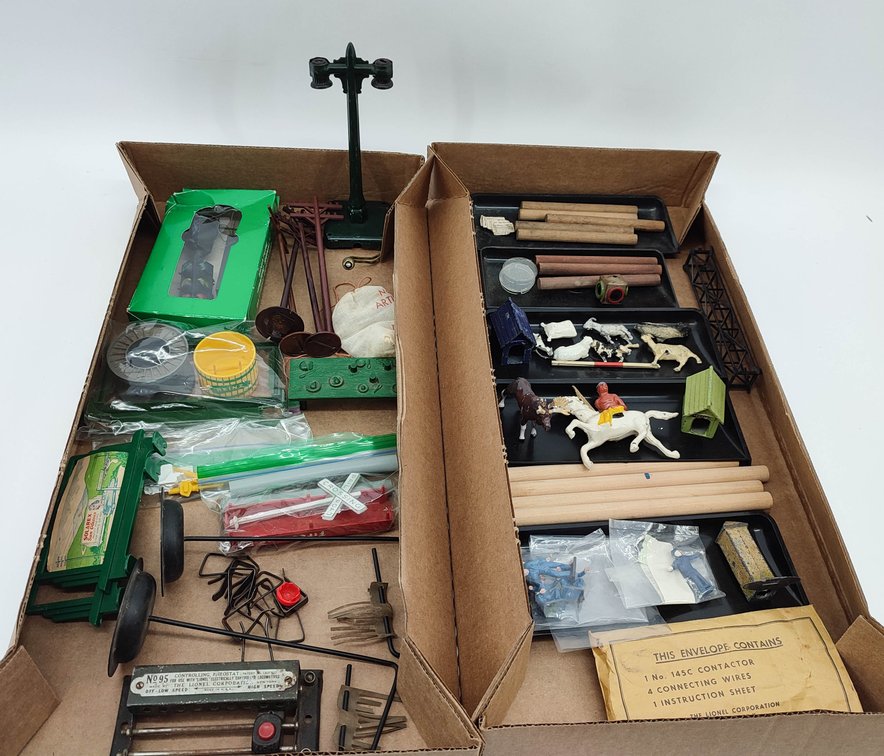 O SCALE TRAIN & LAYOUT ACCESSORIES LIGHT, BINS, ANIMALS, PEOPLE MIXED LOT  INV 262380707
