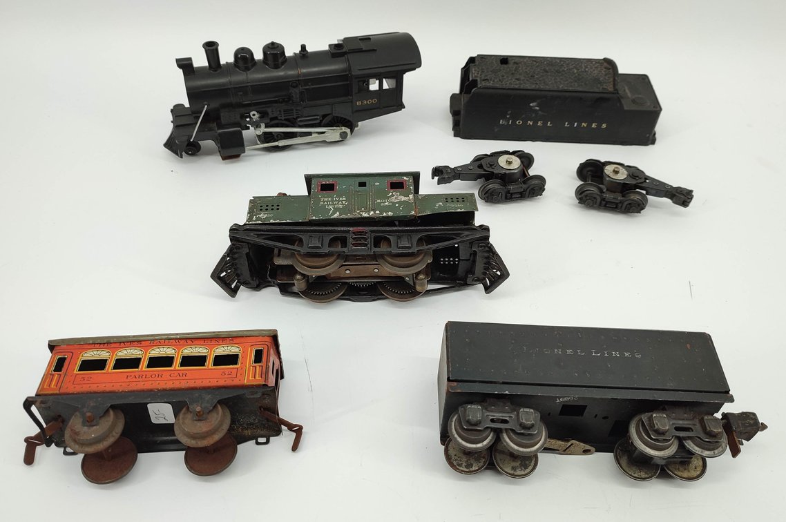 TRAINS LIONEL CARS LOCOMOTIVE MISSING END 8300, LIONEL LINES TENDER NEEDS FIXED, THE IVES RAILWAY LINES 8250, TENDER, AS IS  INV 262380709