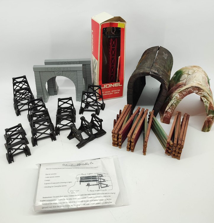 TRAINS VINTAGE TRAIN ACCESSORIES LIONEL BRIDGE COMPONENTS, TRESTLE, LIGHT TOWER, TUNNELS MIXED LOT  INV 262380710