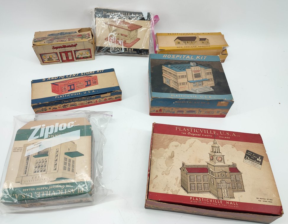 ACCESSORIES LOT OF PLASTICVILLE BUILDING KITS & ACCESSORIES AS IS  INV 262380716