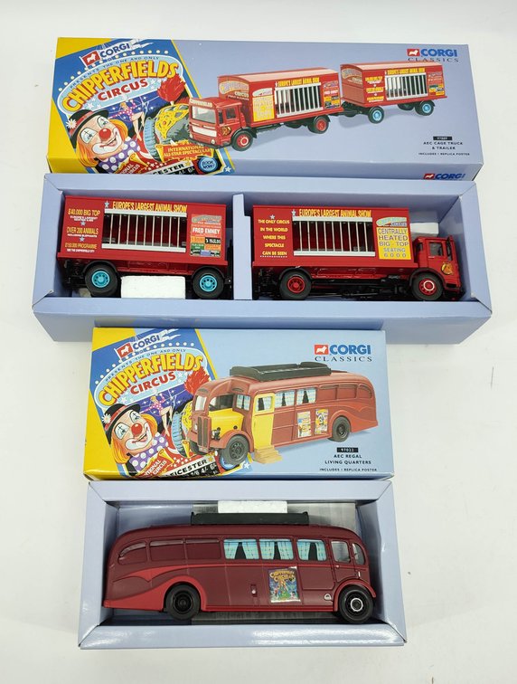 TOYS 2 CORGI CLASSICS CHIPPERFIELD CIRCUS REGAL LIVING QUARTERS VEHICLE, CAGE TRUCK & TRAILER OBS  INV 262380753