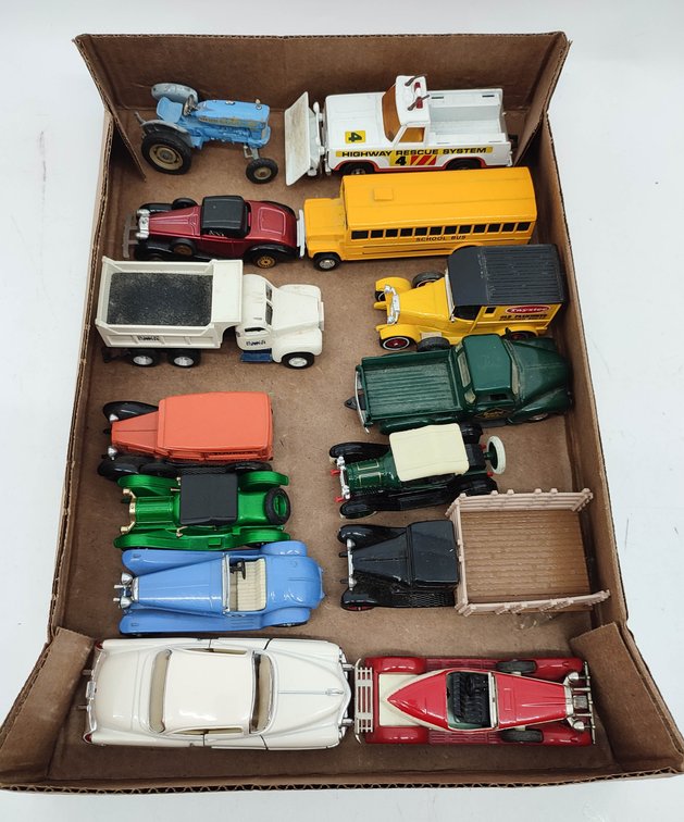 TOYS MIXED DIE CAST VEHICLES  INV 262380758