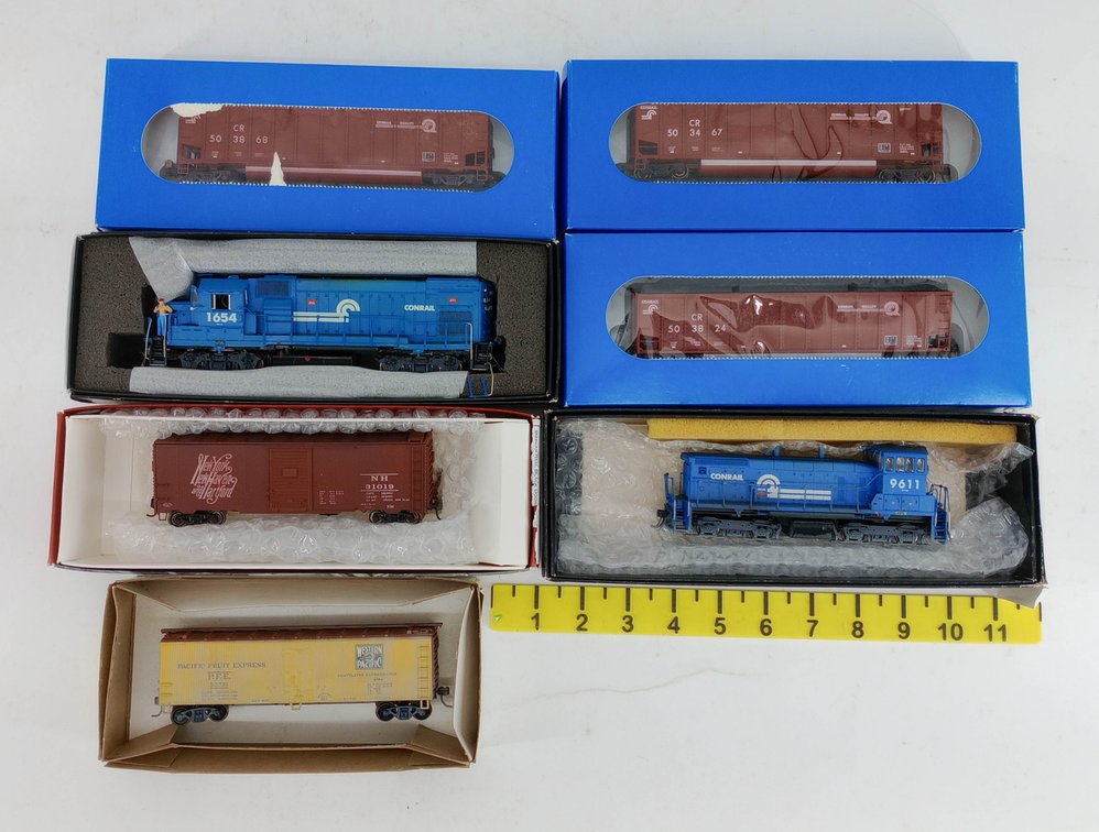 ATHEARN & RAIL POWER CONRAIL LOCOS, CONRAIL COALPORTERS, NH BOXCAR & PFE REEFER, 7 OBS  INV 262860056