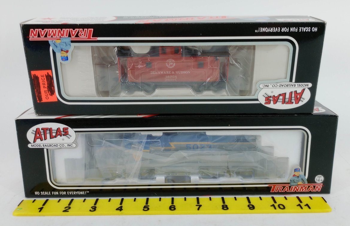 2 ATLAS HO TRAINMAN DELAWARE & HUDSON RS-36 LOCOMOTIVE & CUPOLA CABOOSE, 2 OBS  INV 262860065