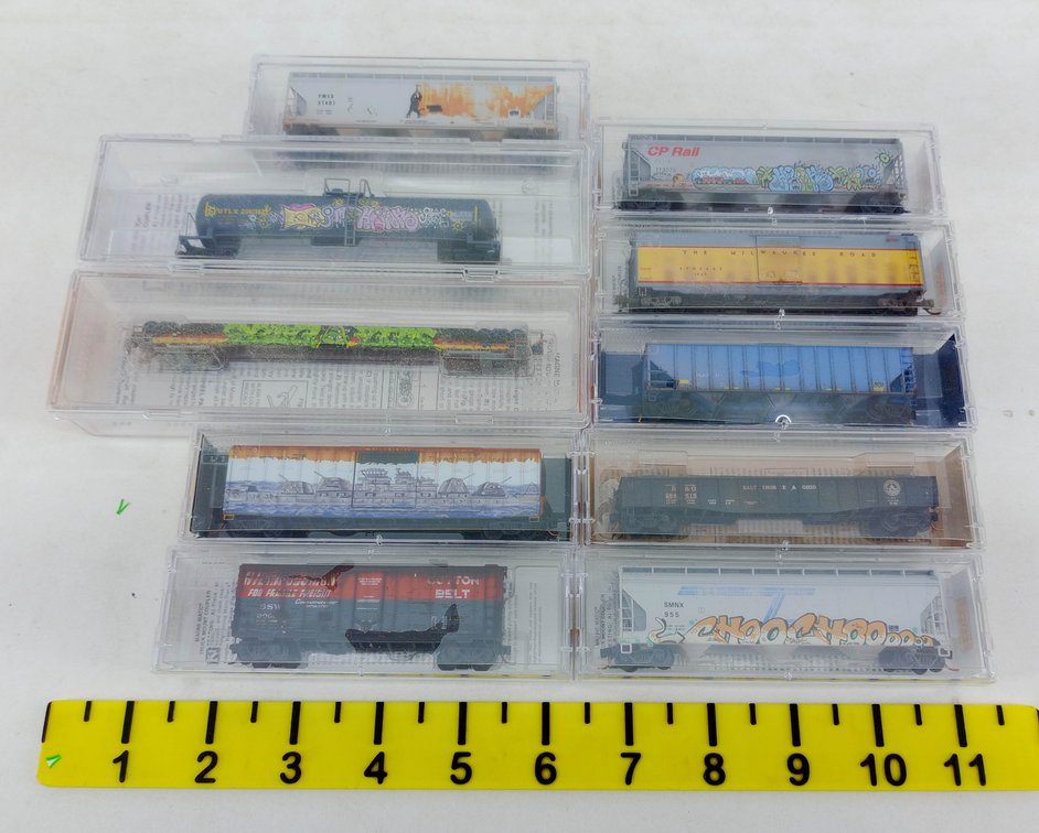 10 MICRO-TRAINS LINE N SCALE ASSORTED WEATHERED GRAFFITI FREIGHT CARS, 10 OBS INV 263331988