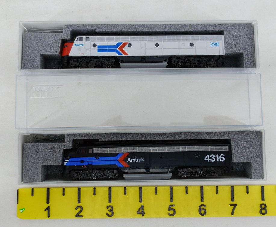 2 KATO N GAUGE AMTRAK 298 & 4316 E8 DIESEL LOCOMOTIVES, 2 OBS INV 263332015