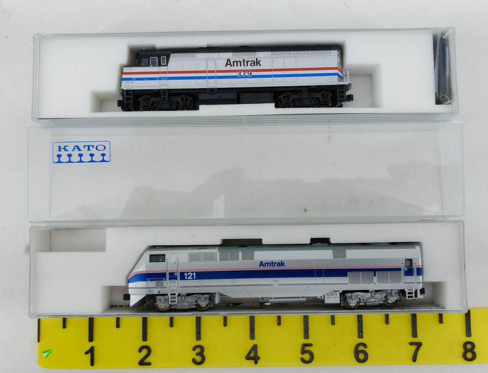 2 KATO N SCALE AMTRAK F40PH #379 & P42 #121 DIESEL LOCOMOTIVES, 2 OBS INV 263332019