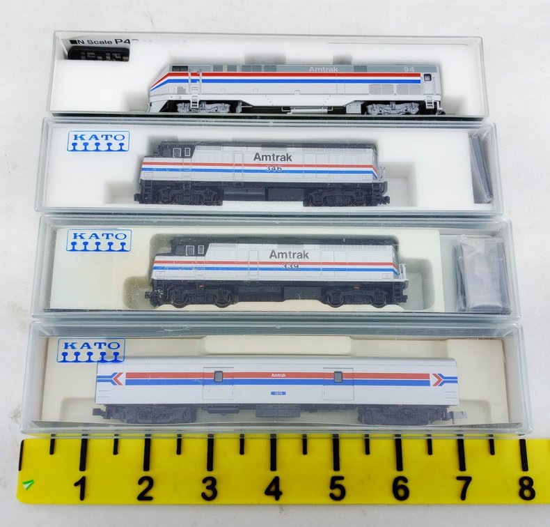 4 KATO N SCALE AMTRAK LOCOMOTIVES & BAGGAGE CAR INCL P42 & F40PH, 4 OBS INV 263332020