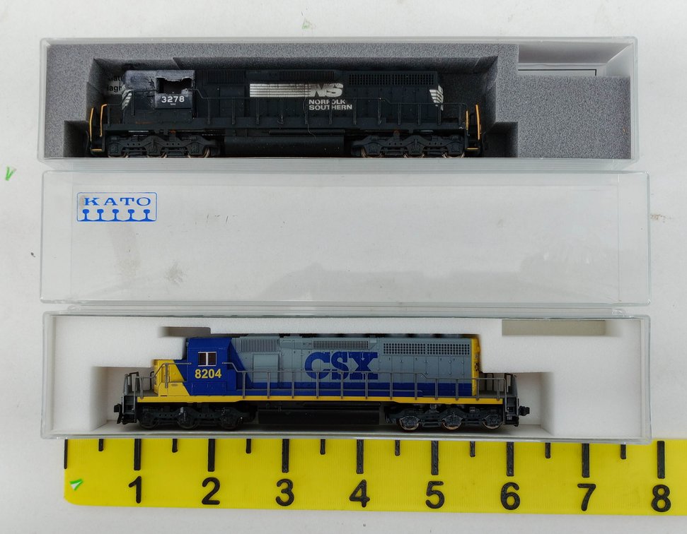 2 KATO N SCALE LOCOMOTIVES, CSX SD40-2 176-4806 & NORFOLK SOUTHERN, 2 OBS INV 263332024